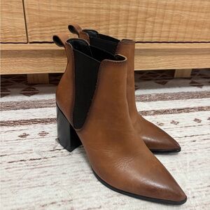 Steve Madden Tan Heeled Boots